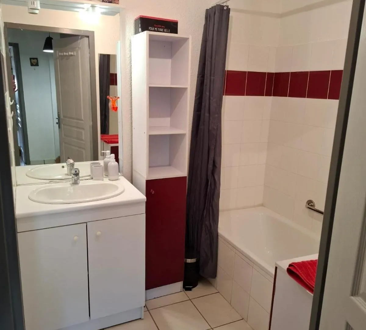 Appt La Perouse Centre Ville Terrasse Castres  0*, Castres (Tarn) Frankrig